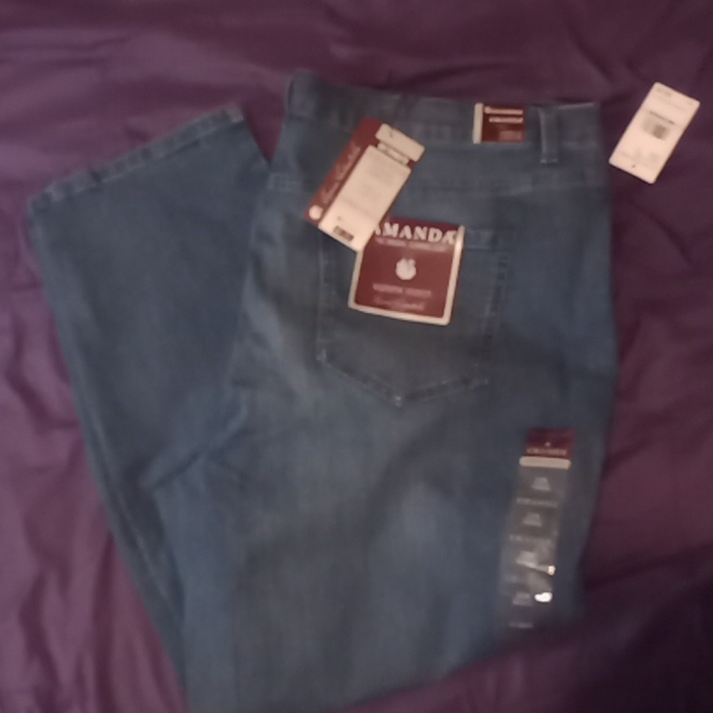 Gloria Vanderbuilt  Amanda Jeans